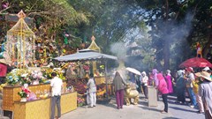 Tìm cách phát huy giá trị của lễ hội Quán Thế Âm