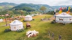 Độc đáo phao trượt thổ cẩm tại Đà Lạt