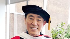 Đạo diễn Trương Nghệ Mưu nhận bằng tiến sĩ xuất sắc ở tuổi 68