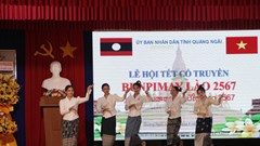 Sinh viên Lào vui Tết cổ truyền Bunpimay