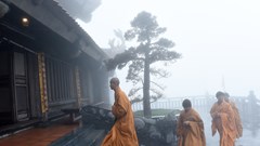 Quần thể văn hóa tâm linh Fansipan hấp dẫn các đoàn hành hương mùa Phật Đản 2018