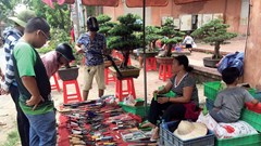 Độc đáo chợ phiên giữa lòng thành phố