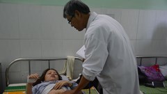 Vụ cô giáo bị hành hung: Phụ huynh đến bệnh viện xin lỗi