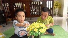 Chàng trai tật nguyền bán hàng online