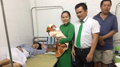 Tài xế đỡ đẻ thành công cho sản phụ ngay trên taxi