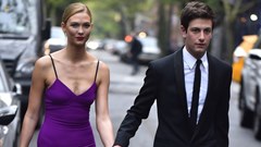 Siêu mẫu Karlie Kloss đính hôn với em chồng Ivanka Trump