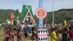 Đưa cồng chiêng đến với buôn làng