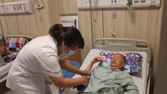 VỀ CÔNG TÁC CHĂM SÓC NGƯỜI CAO TUỔI: Nhìn vào những con số mà thấy nhiều nỗi lo