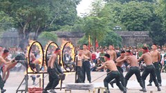 Gần 4.000 chiến sĩ CAND biểu diễn võ thuật trước Ngọ Môn Huế 