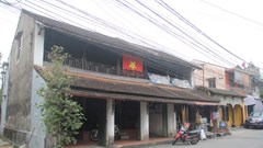 Triển khai hỗ trợ bảo vệ và phát huy giá trị nhà rường cổ Bao Vinh