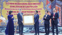 Đón nhận Bằng của UNESCO công nhận Di sản tư liệu “Những bản đúc nổi trên chín đỉnh đồng ở Hoàng Cung Huế”