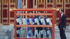  Tiếp nhận bộ Biên khánh do nghệ nhân Hàn Quốc hiến tặng