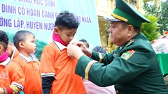  Biên phòng Quảng Trị trao sinh kế cho đồng bào vùng biên giới