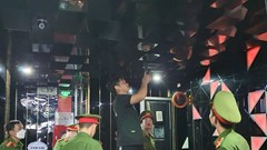 Ủy quyền cho cấp huyện điều chỉnh và thu hồi giấy phép kinh doanh dịch vụ karaoke