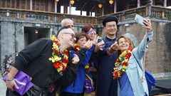 Đông đảo du khách trải nghiệm hoạt động văn hóa tại di tích Huế đầu năm mới