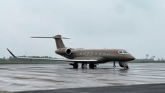 Chuyên cơ siêu sang G650ER hạ cánh sân bay Phú Bài - Huế