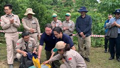 Đại sứ Hoa Kỳ Marc E. Knapper thăm công tác khắc phục chiến tranh tại Quảng Trị