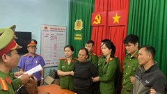 Bắt giam đôi tình nhân làm giả nhiều giấy phép lái xe