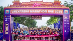 Anh Khôi và Hồng Lệ chiến thắng ở VnExpress Marathon Hue 2025