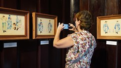 Ngắm lễ phục triều đình nhà Nguyễn qua tranh xưa