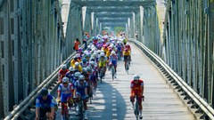 Nick Kergozou tiếp tục dẫn đầu ở chặng đua Trường Tiền - Phú Xuân