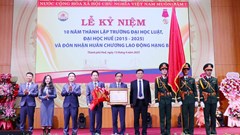 Trường Đại học Luật - Đại học Huế đón nhận Huân chương Lao động hạng Ba