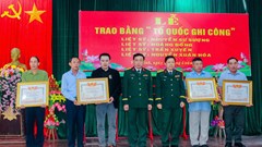 Trao Bằng “Tổ quốc ghi công” cho các liệt sĩ ở Quảng Trị