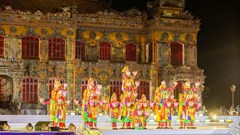 Phát huy bản sắc văn hóa để phát triển du lịch Huế bền vững