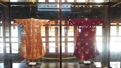 Hậu duệ Hoàng tộc triều Nguyễn hiến tặng 2 chiếc áo của mẹ vua Bảo Đại 