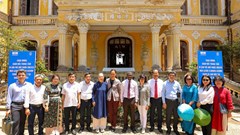 Giám đốc Trung tâm Di sản Thế giới khảo sát tại di sản Huế