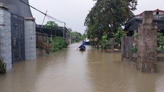 Nước các sông ở Huế đang cao, giao thông nhiều nơi bị chia cắt