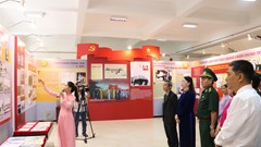 Khai mạc triển lãm chuyên đề “Lời Đảng hiệu triệu trái tim”