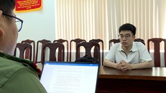 Triệt phá đường dây sản xuất và bán giấy tờ giả quy mô lớn, bắt giữ 8 đối tượng