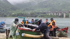 Bí thư Thành ủy Huế yêu cầu lãnh đạo các địa phương xuống cơ sở chỉ đạo ứng phó bão 