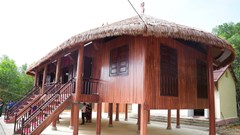 Khánh thành Nhà văn hóa cộng đồng kết hợp tránh lũ cho người dân vùng biên giới