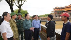 Phó Thủ tướng Mai Văn Chính kiểm tra công tác khắc phục mưa lũ tại Đại Nội Huế