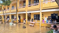 Huế: Lên kế hoạch dạy học trực tuyến cho các trường ở vùng bị ngập lụt kéo dài