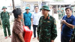 Tư lệnh Quân khu 4 kiểm tra và chỉ đạo lực lượng quân đội khắc phục hậu quả mưa lũ tại Huế