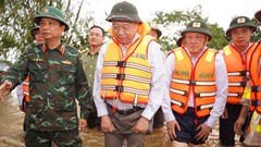 Tổng Bí thư Tô Lâm thăm hỏi, động viên người dân bị ảnh hưởng mưa lũ ở Huế