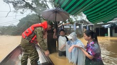 Sông Hương và sông Bồ vượt báo động 3, dừng đón khách tham quan di tích Huế