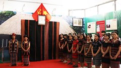 Già làng người Cơ Tu tâm huyết bảo tồn văn hóa và xóa nghèo