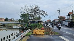 Đường gom Quốc lộ 49 - cầu Mỹ An bị “bóp” do hộ dân tái chiếm mặt bằng