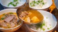 Quảng bá món ăn “biểu tượng” xứ Huế qua các hoạt động văn hóa du lịch đặc sắc