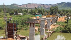 Cầu Bình Thành qua thượng nguồn sông Hương dự kiến về đích sớm