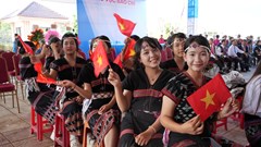 TP. Huế thí điểm dạy tiếng Lào như môn Ngoại ngữ cho học sinh vùng biên giới