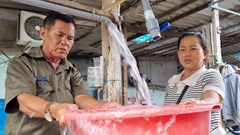 Vì sao người dân ở phường Phổ Thạnh chưa “mặn mà” sử dụng nước sạch?