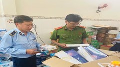 Phát hiện, tiêu huỷ hàng trăm bao thuốc lá điếu nhập lậu