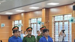 Hai ngư dân lĩnh án về tội “Tổ chức cho người khác xuất cảnh trái phép”