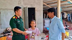 Những “người bố” áo lính gieo mầm hy vọng cho trẻ em khó khăn