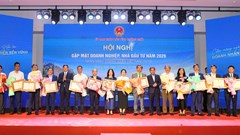 Quảng Ngãi khen thưởng doanh nghiệp tiêu biểu, cam kết tháo gỡ khó khăn